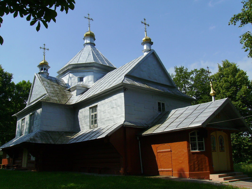 Греко - католический   храм  в   Отыние - Андрей  Васильевич Коляскин