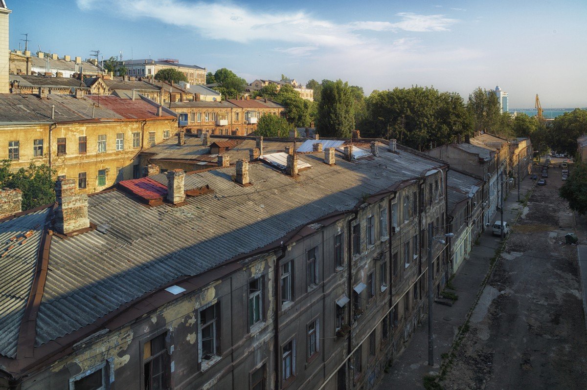 Утро над старыми крышами... - Вахтанг Хантадзе