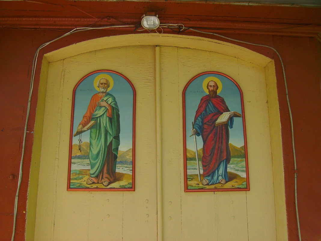 Иконы   на   храмовых   дверях   в    Отыние - Андрей  Васильевич Коляскин