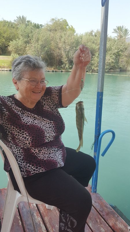 Счастливая бабушка- рыбачка - Герович Лилия 
