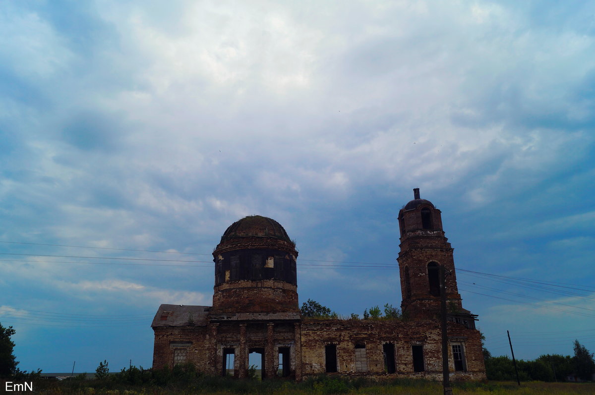 Заброшенная церковь - Мария Емельянова