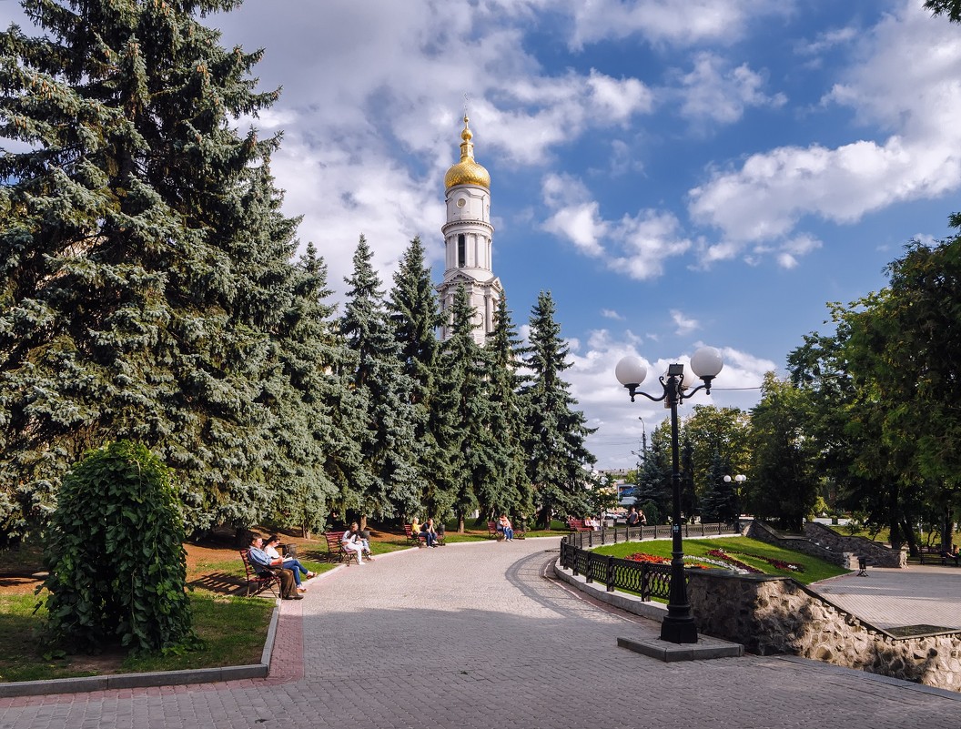 Воскресный полдень в Покровском сквере - Игорь Найда