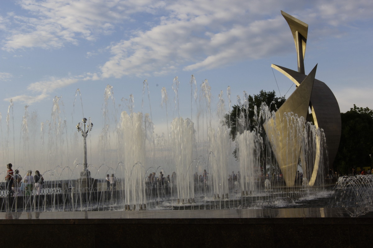 Обновленный фонтан на старой набережной, Самара - Александр Сендеров