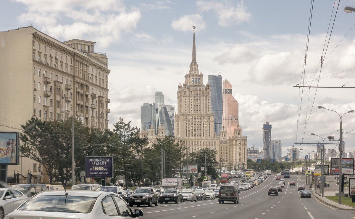 Москва через лобовое стекло - Алексей Окунеев