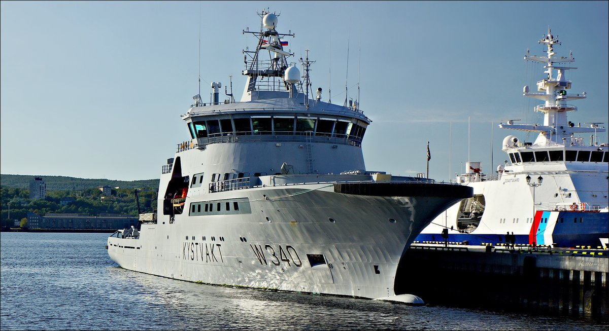 Норвежский пограничный сторожевой корабль "Баренцхаф" в Мурманске - Кай-8 (Ярослав) Забелин