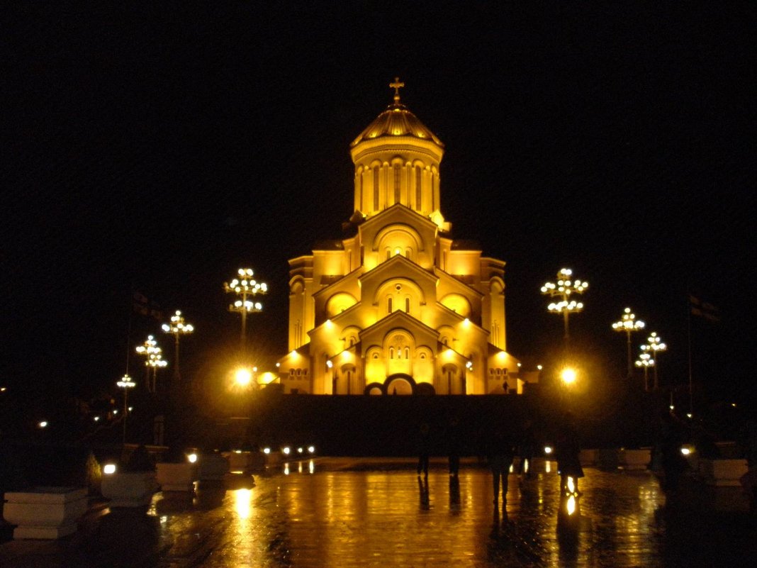 Tbilisi - Sameba - Trinity church - Beso 