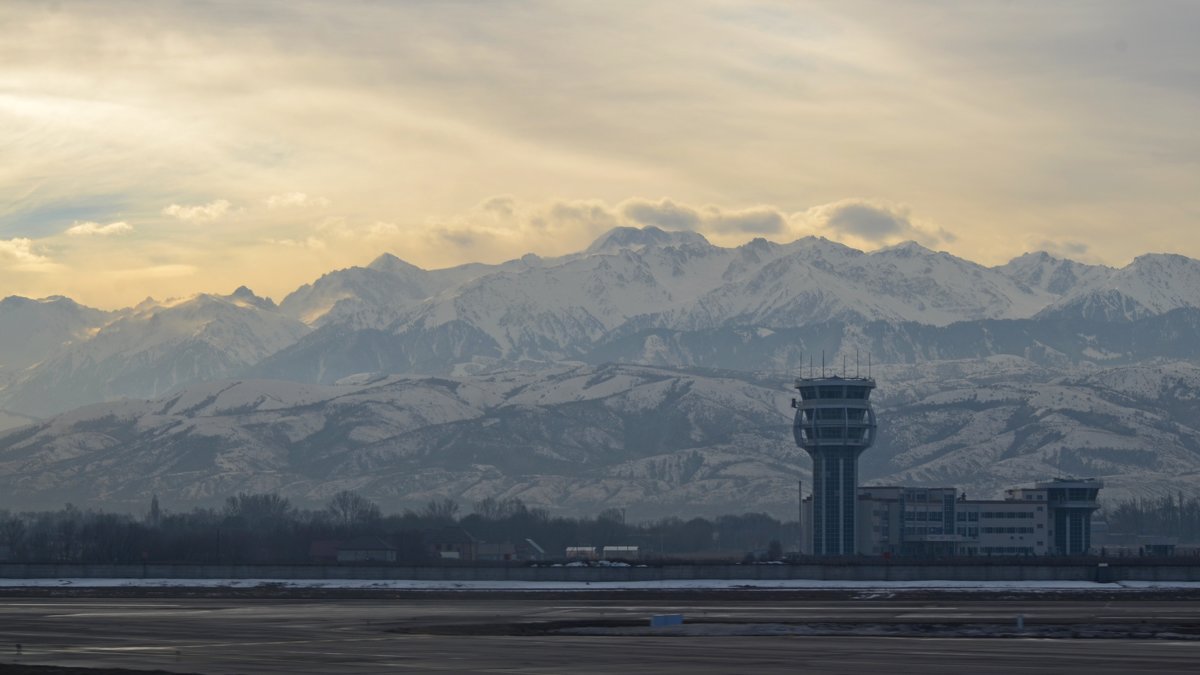 Almaty Airport - ДенKZ341 ***