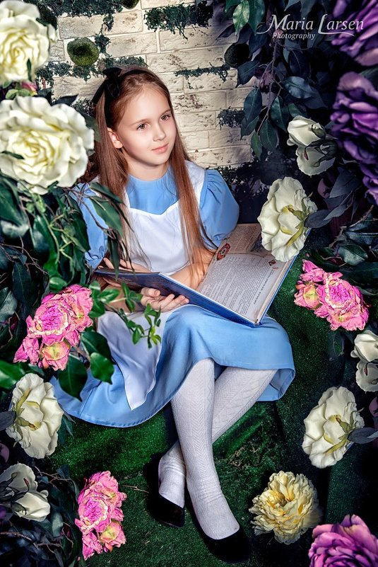 Алиса в стране чудес - Мария Ларсен 