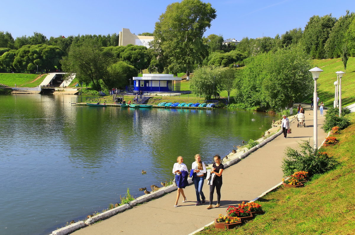 В парке - Галина Новинская