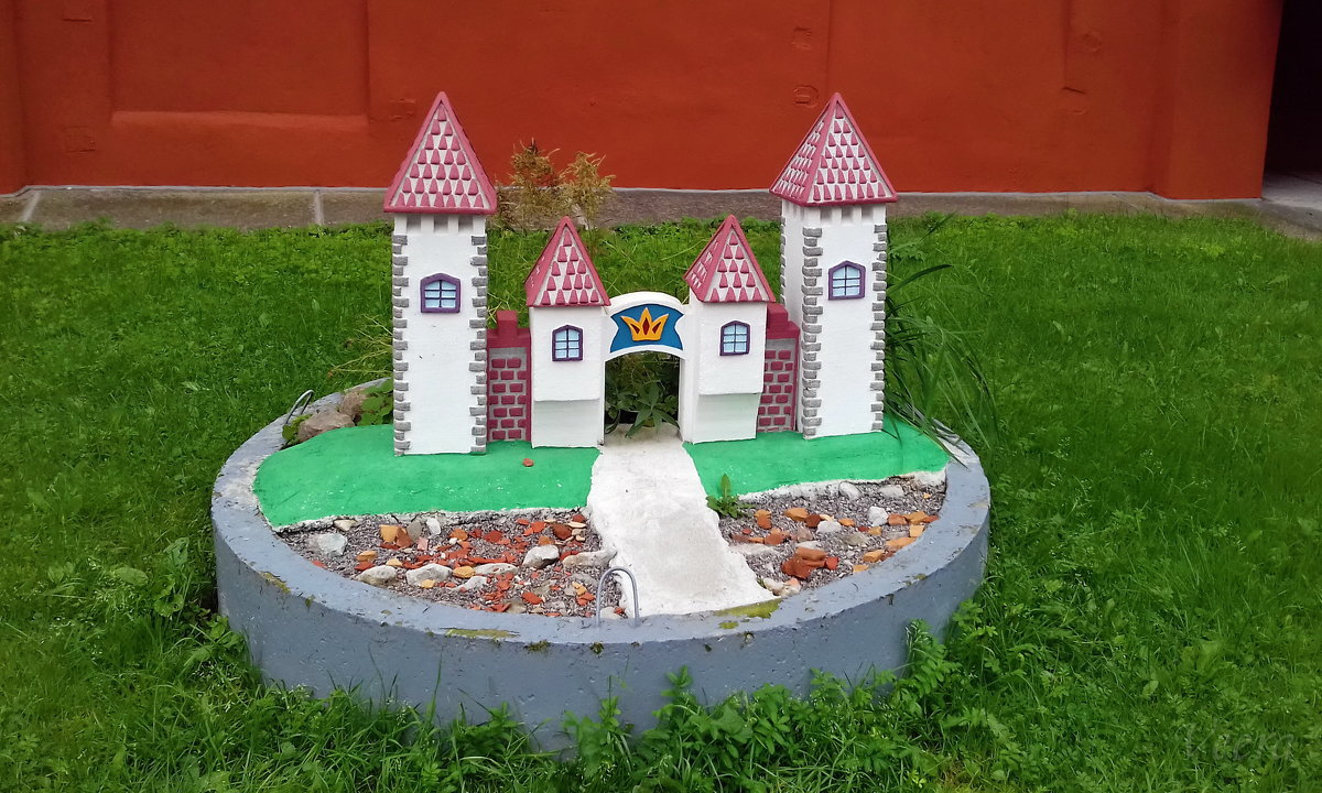 Замок в миниатюре - veera v