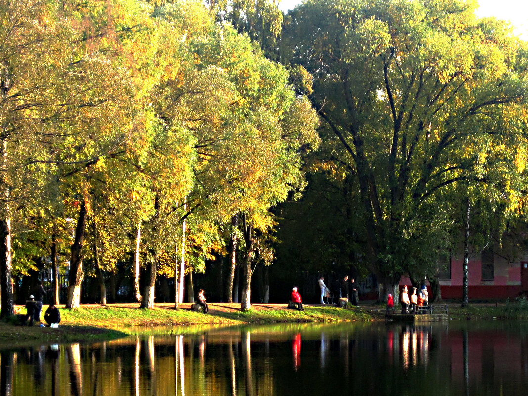 Золотой осенью на озере - Елена Семигина