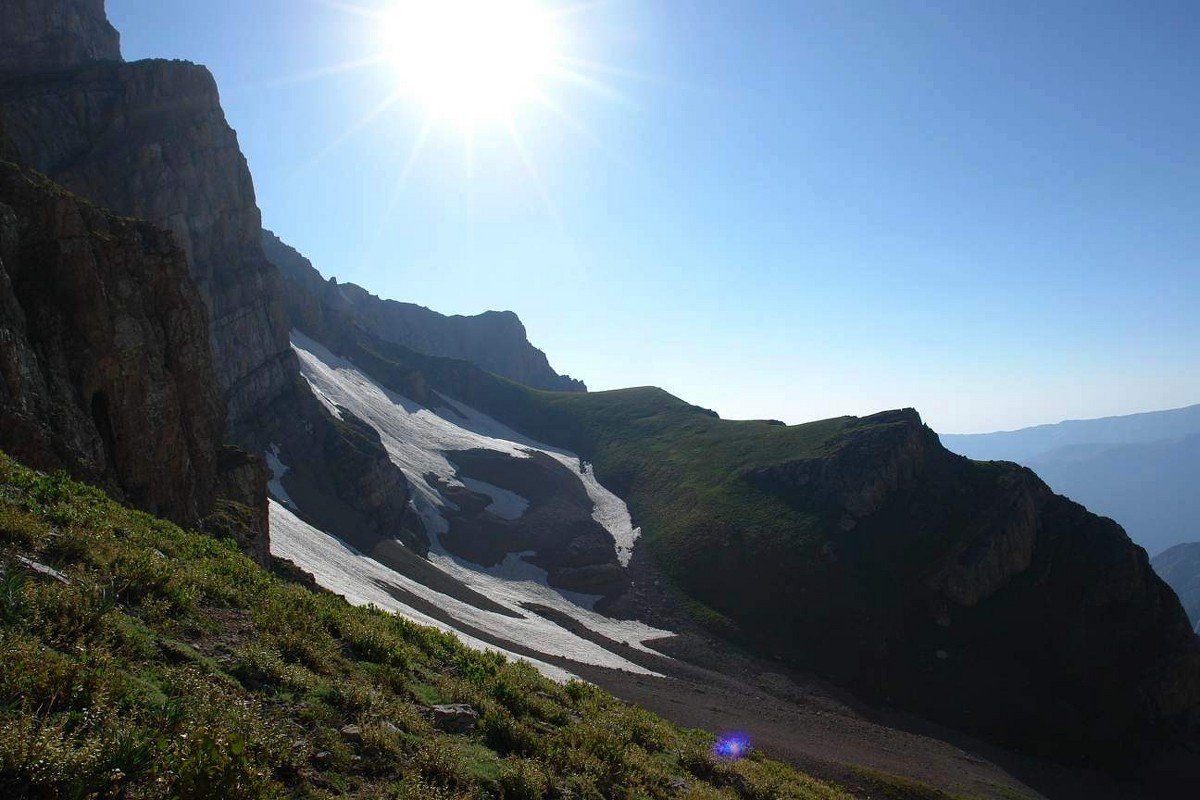 В лучах - Виктор Осипчук