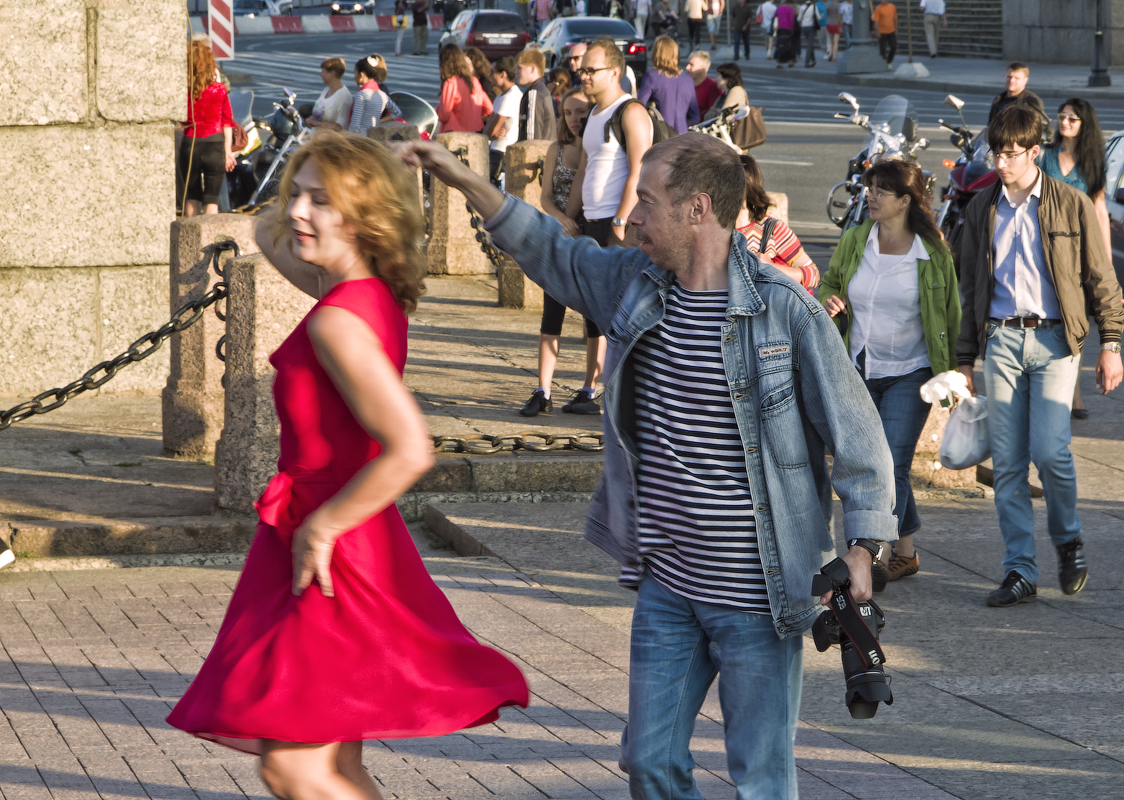Танцы на улице - Валентин Яруллин