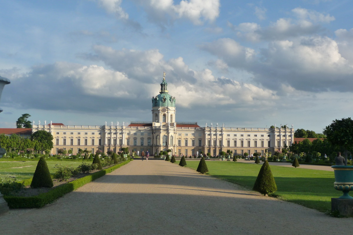 Вид из парка на дворец Софи-Шарлоттенбург - Eвгения Генерозова