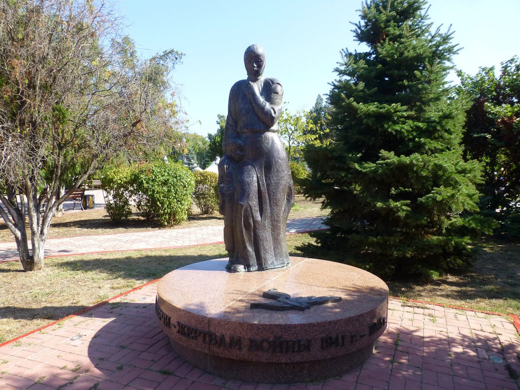 Памятник детям Керчи - жертвам Великой Отечественной войны - Наиля 