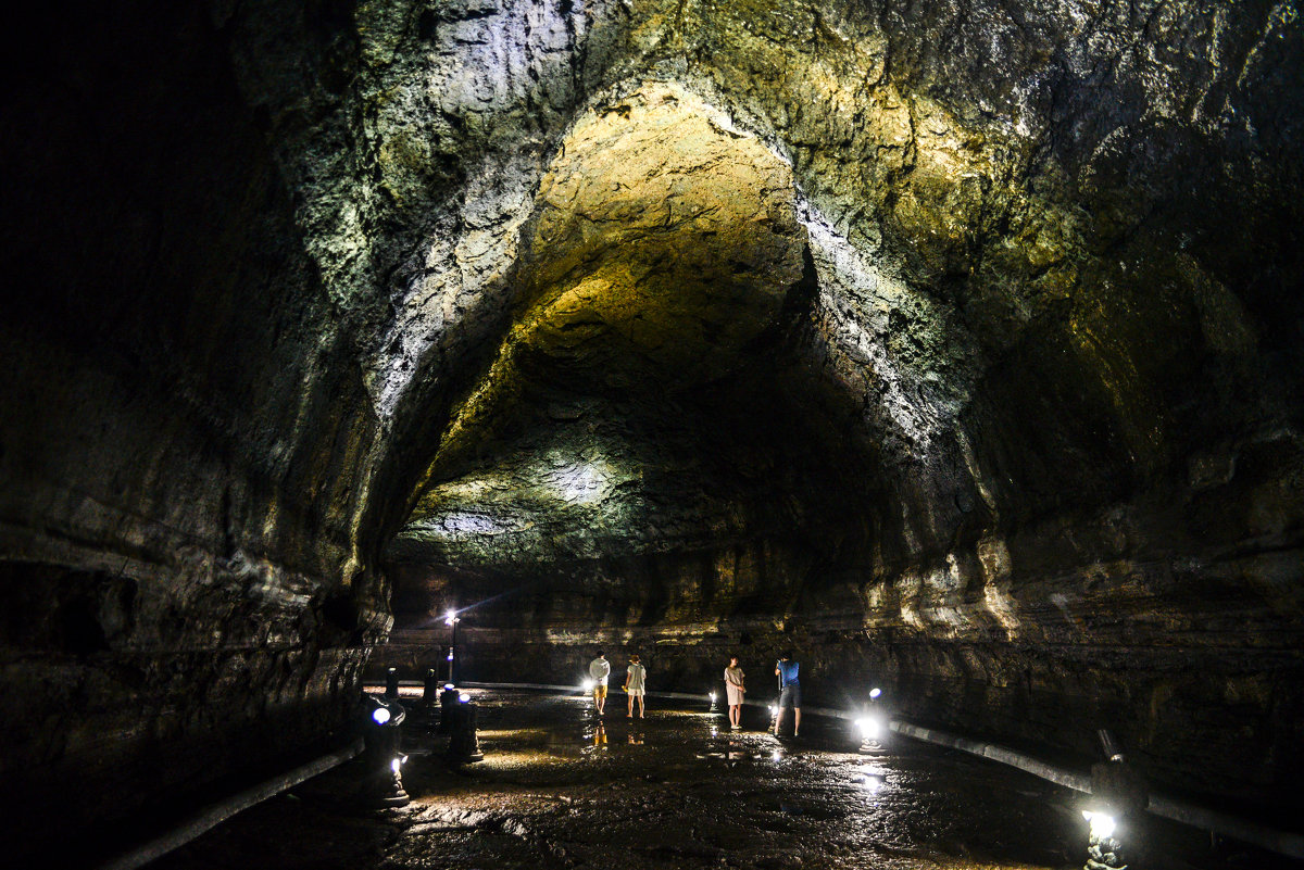 Самая большая лавовая пещера на острове Чеджу - Дмитрий 