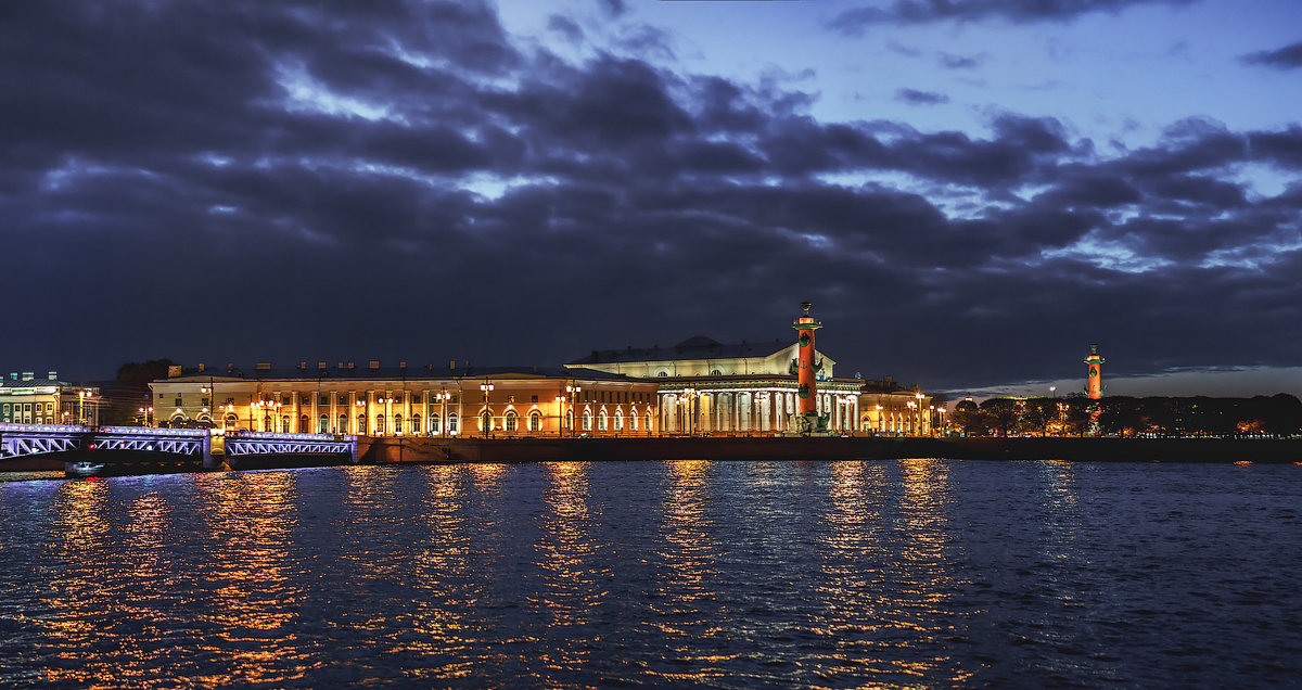 Вечерний вид на здание Биржы - Александр Кислицын