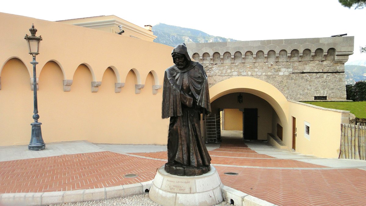 Статуя Франсуа «Хитрому» в облачении монаха - Елена Павлова (Смолова)