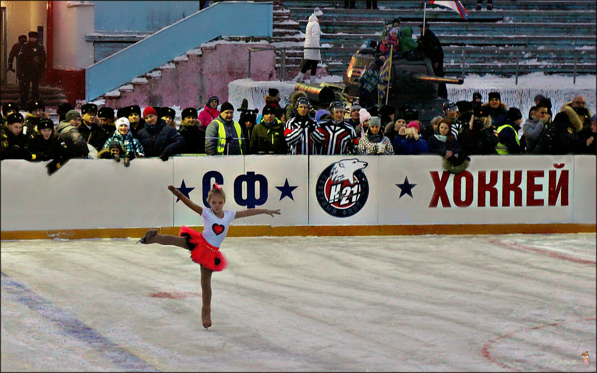 Танцевальная пауза на хоккейном матче - Кай-8 (Ярослав) Забелин