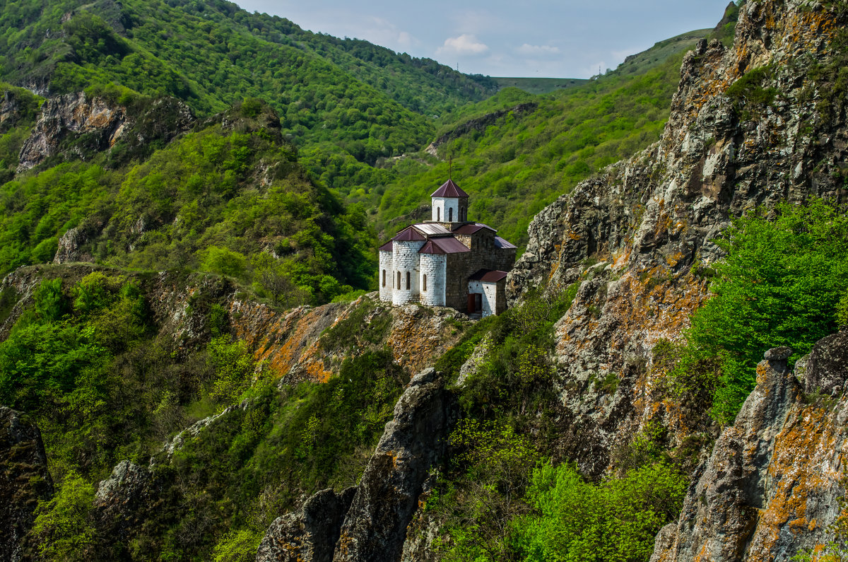 Сентинский храм Домбай