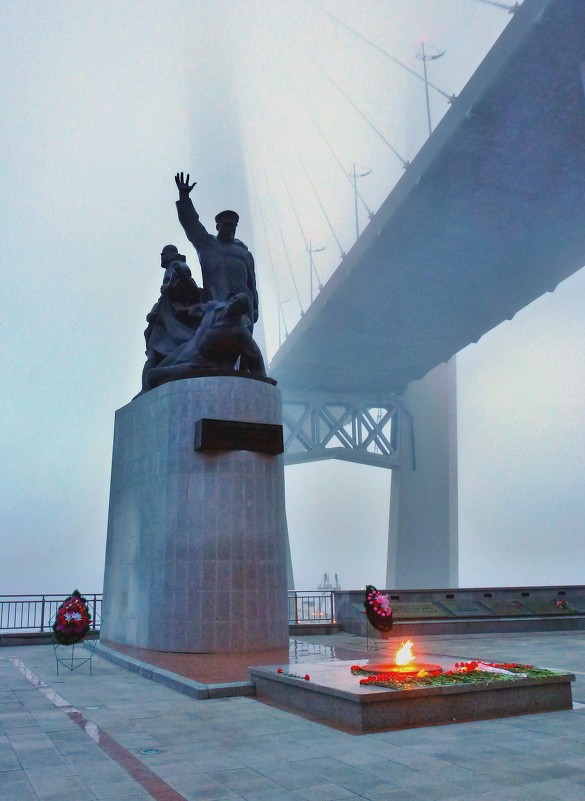 Мемориал морякам торгового флота во Владивостоке - Евгений Поварёнков
