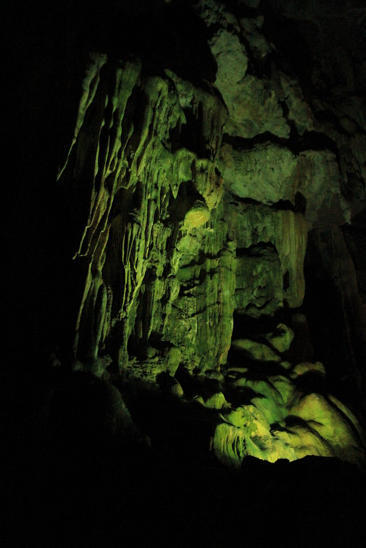 Темная пещера. Вьетнам - Евгения Беденко