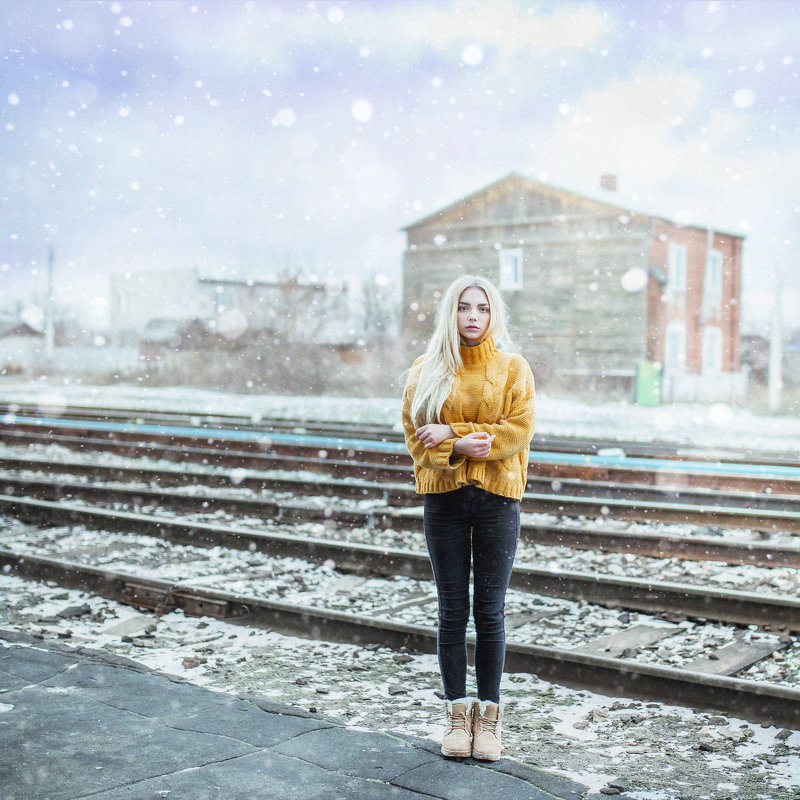 Девушка на вокзале - Кира Степанова