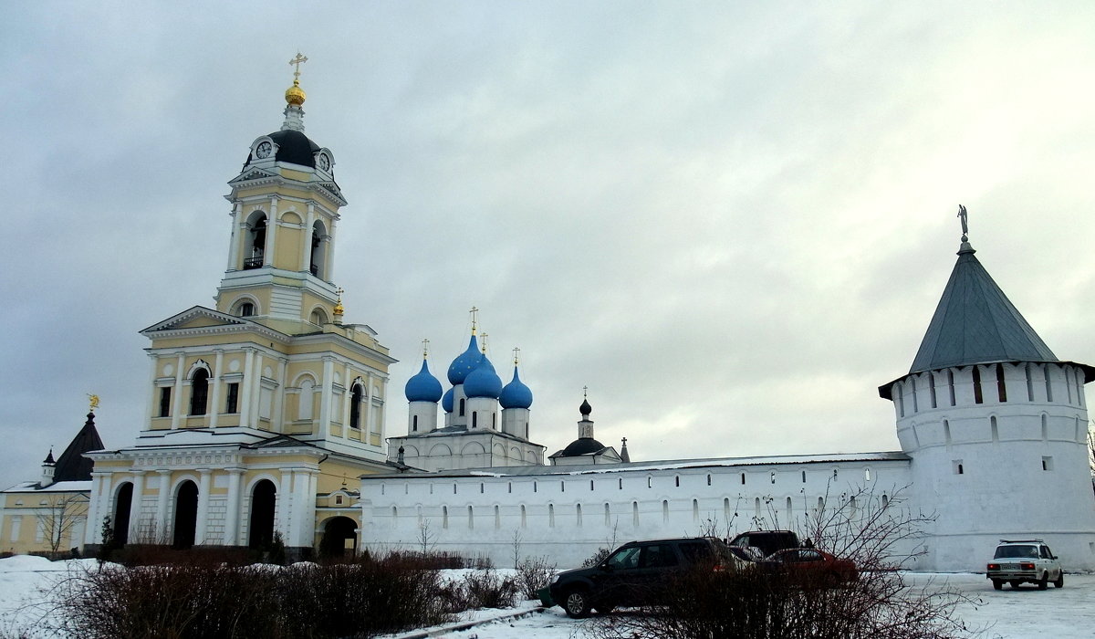 Серпухов Высоцкий монастырь ночью