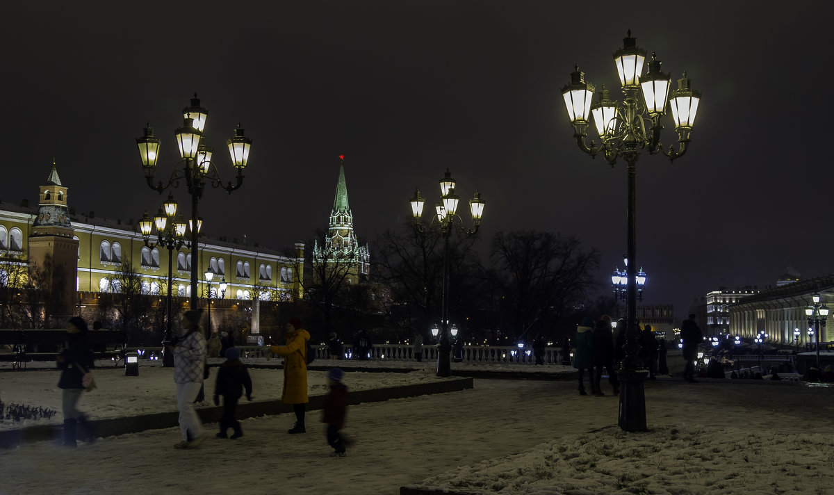 Новогодняя Москва . - Yuri Chudnovetz