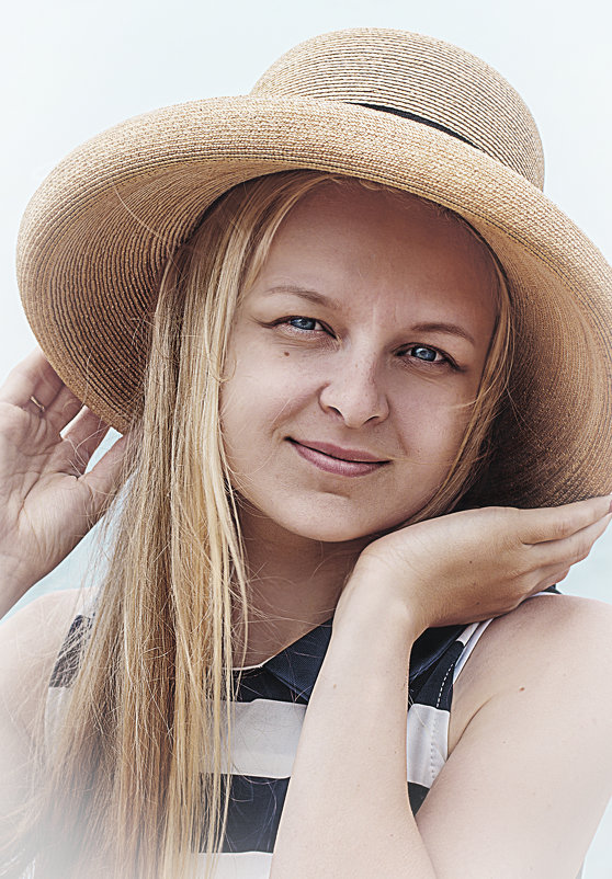В шляпе - Ольга Озонова