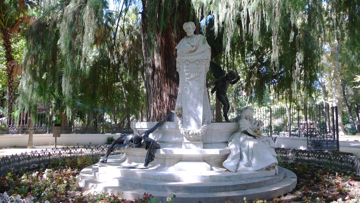 Севилья.Парк Марии Луизы.Монумент Becouer - Таэлюр 