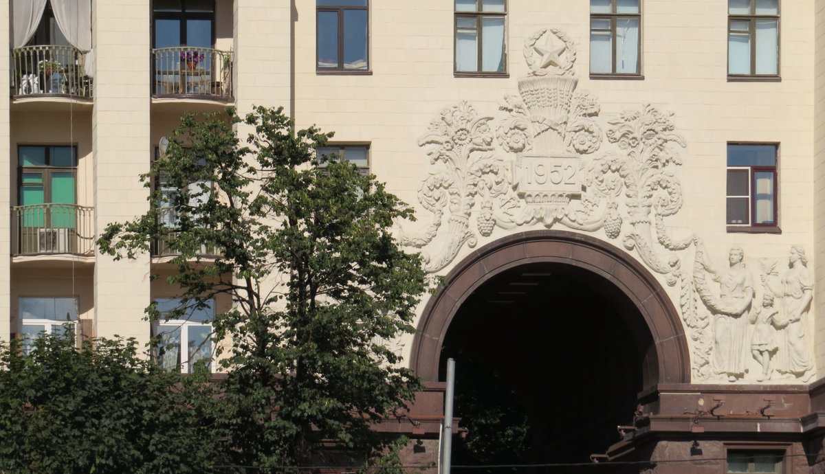 Фасад дома - Вера Щукина