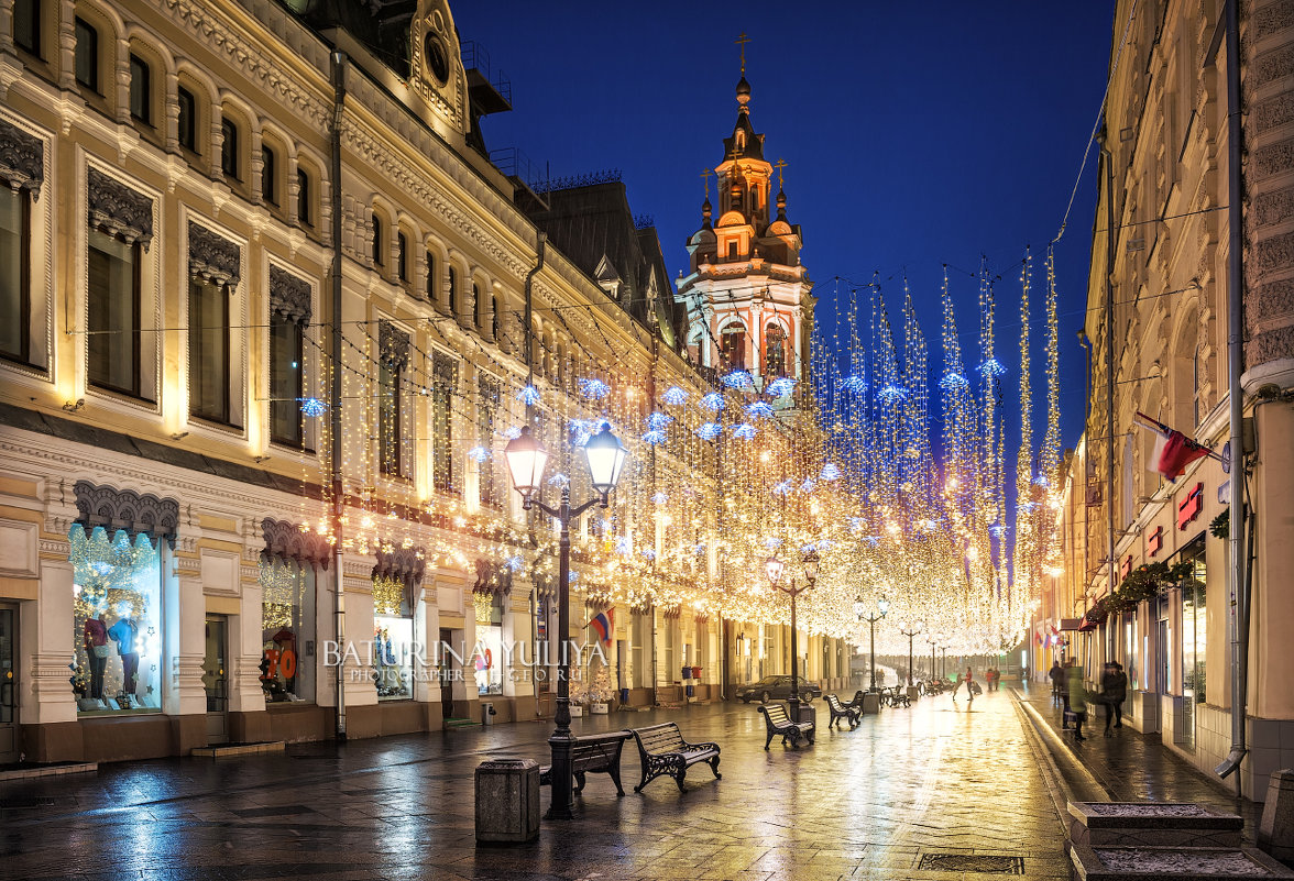 никольская улица в москве ночью