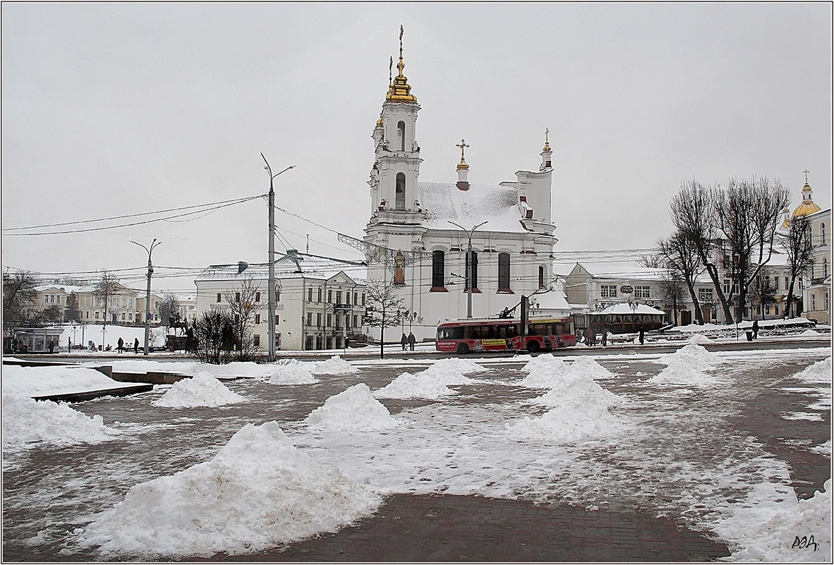 *** - Роланд Дубровский