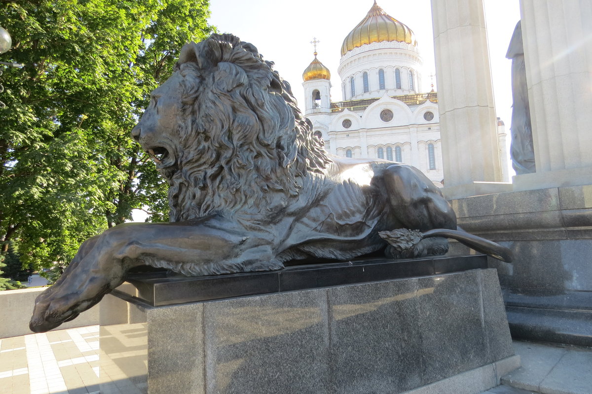 Скульптура льва - Вера Щукина