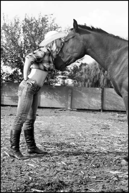 девушка с лошадью - Алена Горб