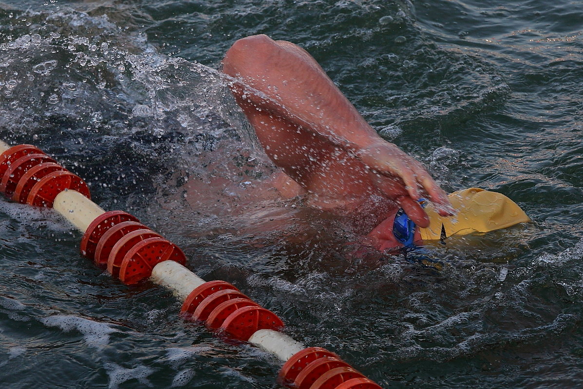 На соревнованиях по зимнему плаванию - Абрис 