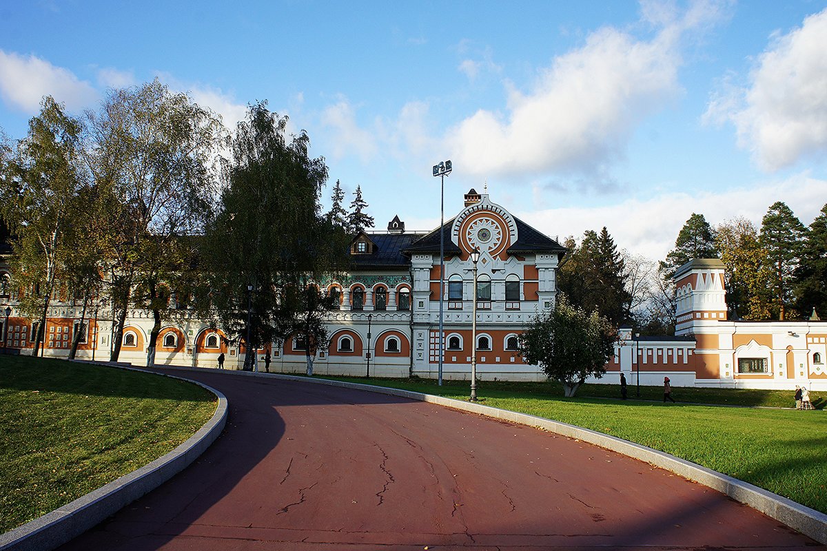 Здания и ограда комплекса патриаршей резиденции - Елена Павлова (Смолова)