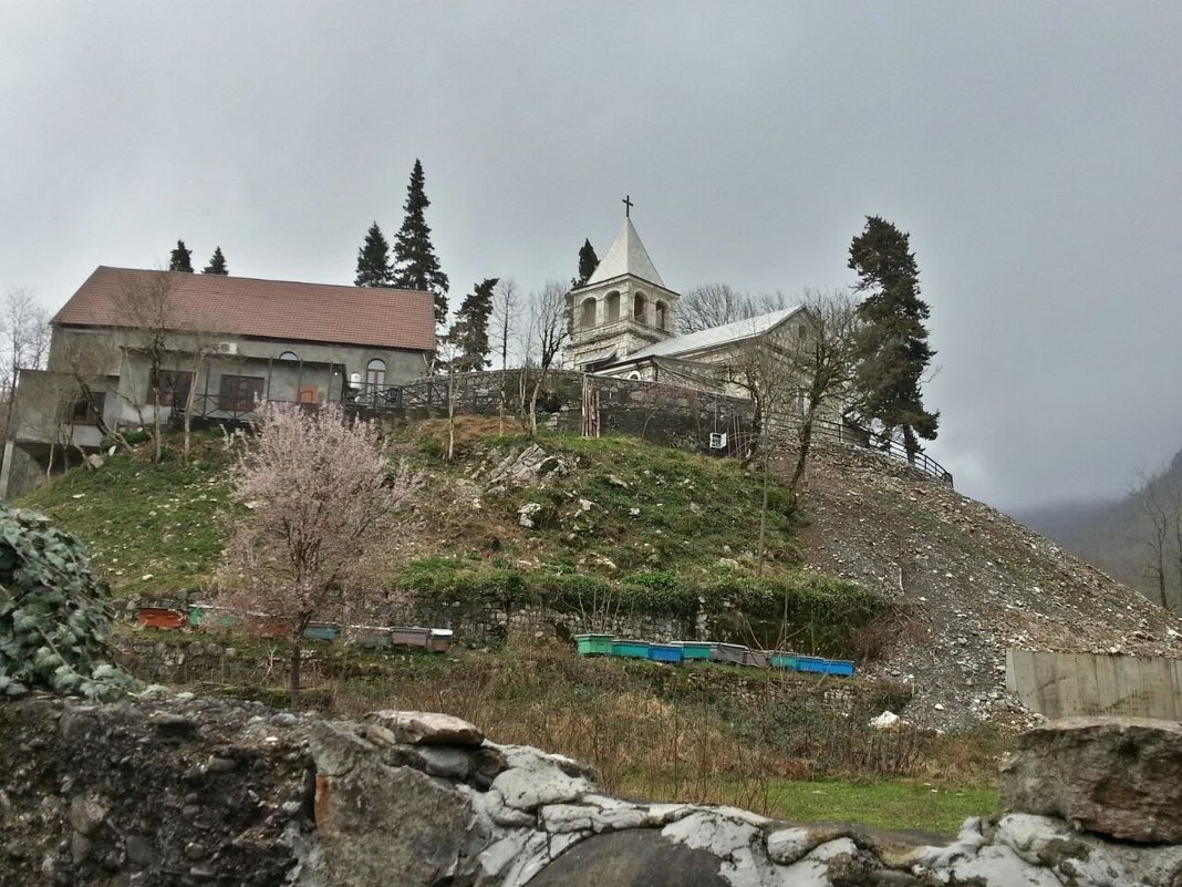 Мужской монастырь в с.Каманы - Tata Wolf