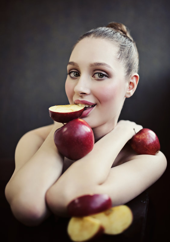 Яблоко - Julia Barbashova