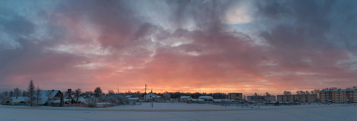 Морозный, розовый восход Окрасил утро января...        23.01.2018 - Анатолий Клепешнёв