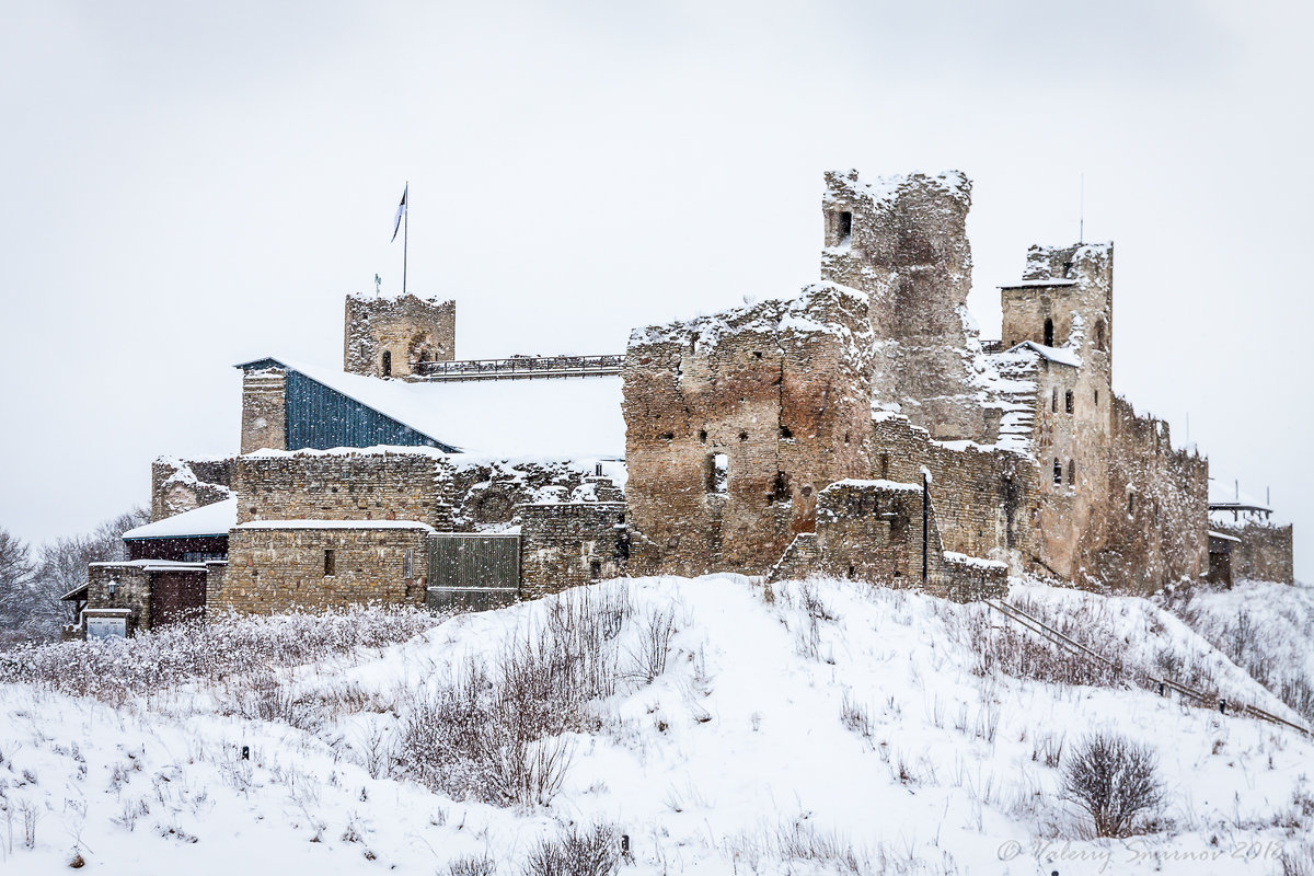 Старая крепость - Валерий Смирнов