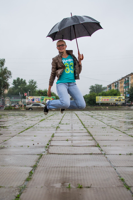 walking in the rain - Антон Гусев