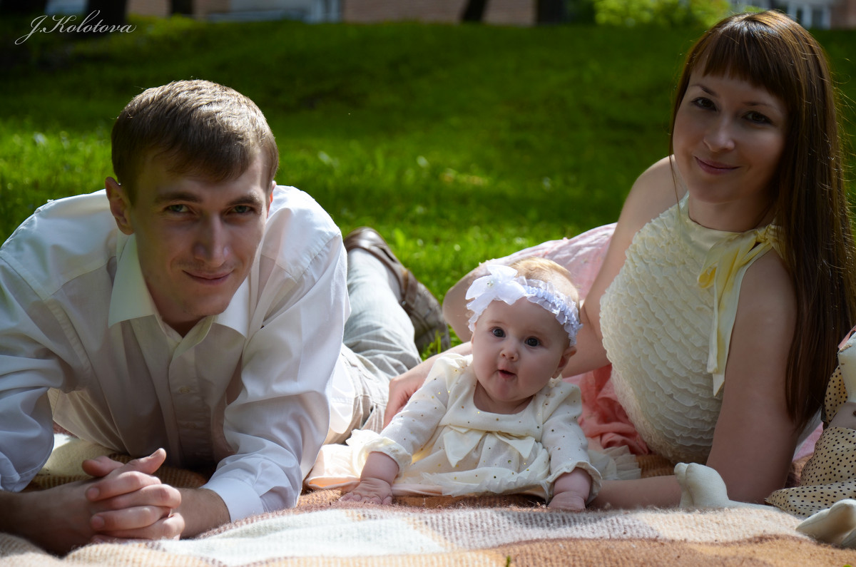 Карина и Антон с дочкой Ангелиной - Julia K