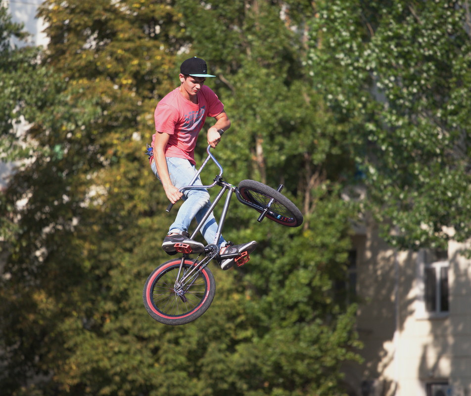 Stunt Moto Show. Таганрог. 10.08.2013 - Андрей Lyz