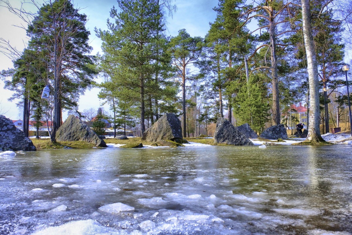 лёд везде ещё не расстаял - Георгий А