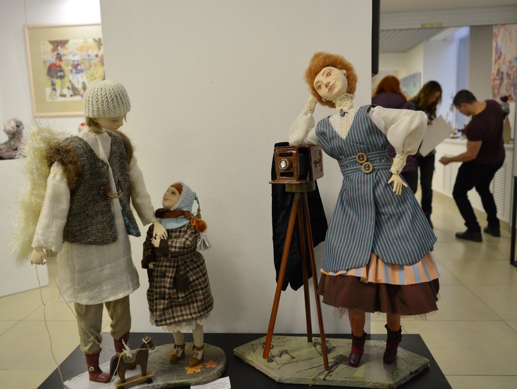 На выставке кукол - Александр Сапунов