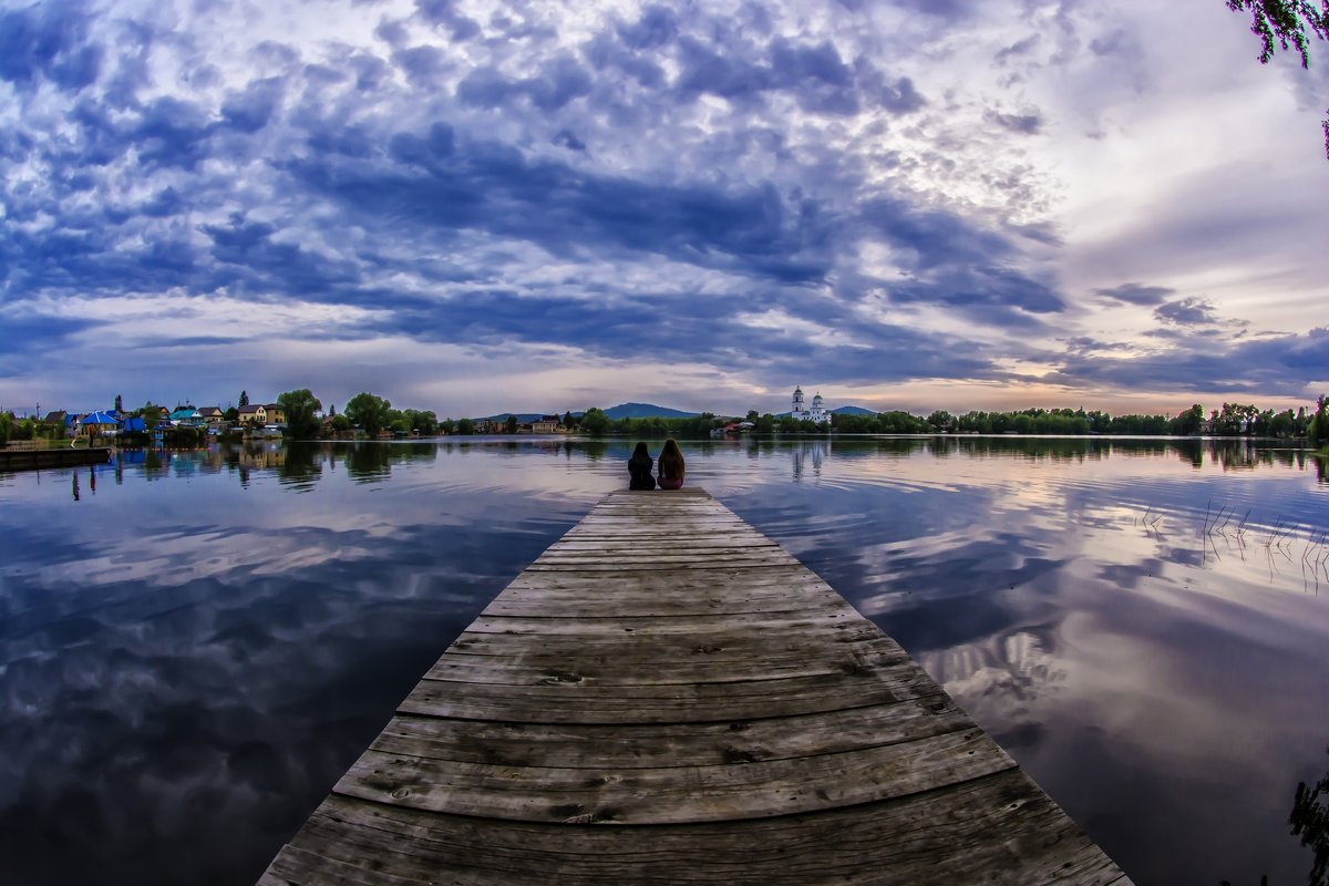 Wonderful evening at the lake - Dmitry Ozersky