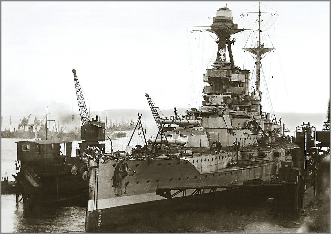 Battleship HMS "Valiant" in floating dock at Invergordon, late 1918 or 1919. - Александр 