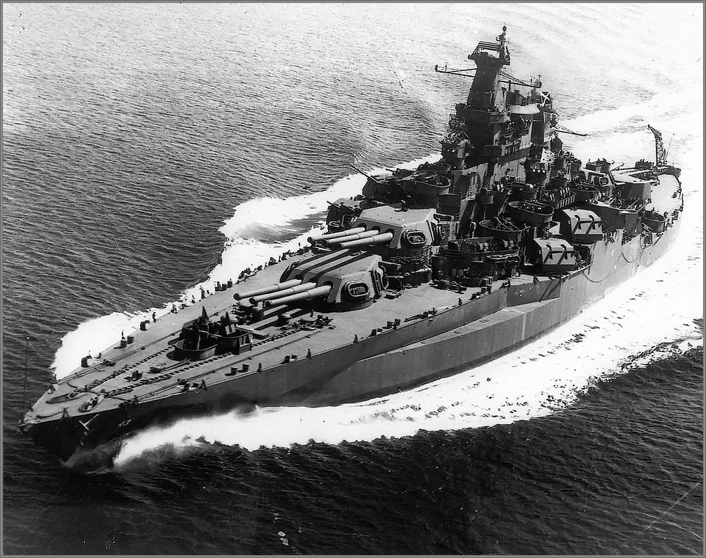 Battleship USS "Tennessee" under way, May 1943 after her refit. - Александр 